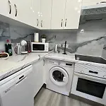 Ocean Light Apartment *