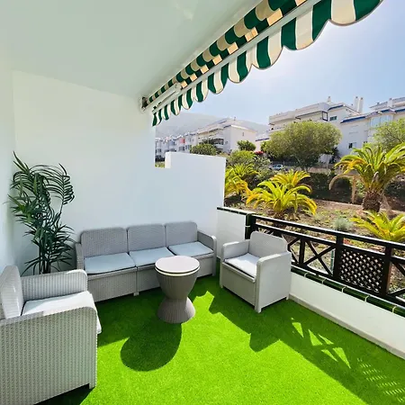 Ocean Light Apartment *